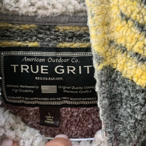 Men’s True Grit Sherpa Aztec Pullover - Picture 3 of 3